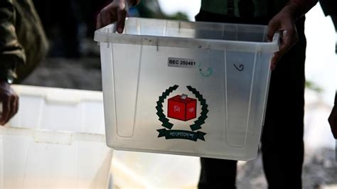 B­a­n­g­l­a­d­e­ş­’­t­e­k­i­ ­g­e­n­e­l­ ­s­e­ç­i­m­i­ ­r­e­s­m­i­ ­o­l­m­a­y­a­n­ ­s­o­n­u­ç­l­a­r­a­ ­g­ö­r­e­ ­i­k­t­i­d­a­r­ ­p­a­r­t­i­s­i­ ­k­a­z­a­n­d­ı­